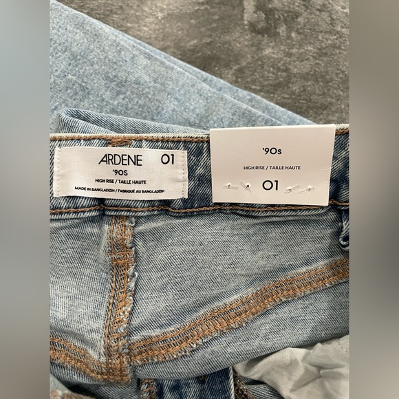 High Rise '90s Jeans **Size 1**NWT - Picture 3 of 4